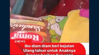 Pulang kerja pecah air mata, tiba-tiba di kagetin Emak dibelakang pintu sambil bilang "selamat ulang