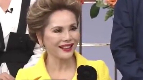 فتى ياباني يبلغ من العمر 16 عامًا، يُدعى "إيناموتو موكو"، يجذب الانتباه بسبب جماله الملفت