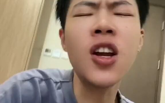 Hôm nay lại bị mẹ mắng rồi..