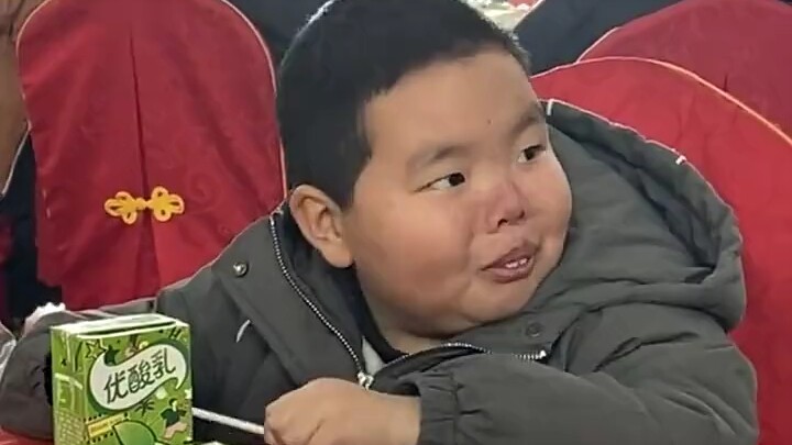 หนุ่มน้อยหยงฉีน่ารักจัง