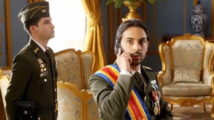 A Hardcore Bodyguard Saves a Country