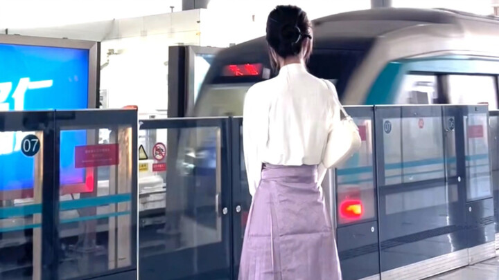 【sakura】Rok bermotif mawar kelas atas yang modis
