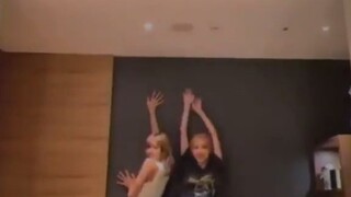 千万不能让ROSÉ和LISA待一起（二）