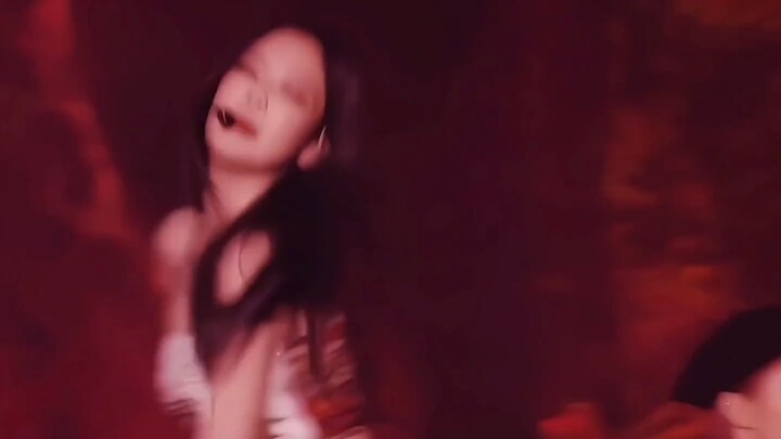 【Jennie】Even Her Breathing Is Haute Couture