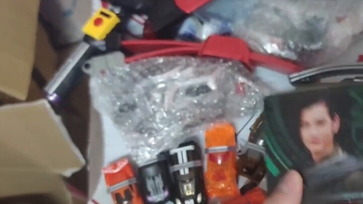 Share a rare Kamen Rider lucky bag, 900 yuan old driver lucky bag box