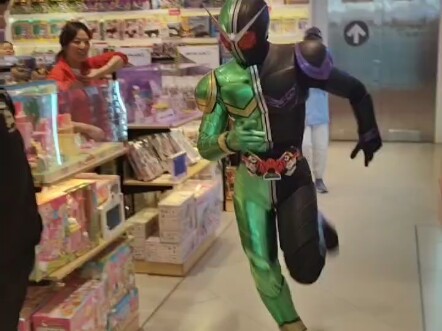 Cuộc họp Kamen Rider W Thượng Hải đã đến!