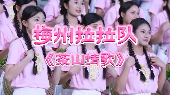 Đội cổ vũ Mai Châu đưa bạn trở về những ngày thanh xuân mộng mơ