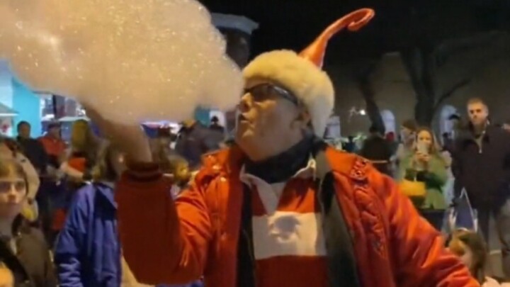 โลกนี้มีคนที่คอยขายเทพนิยายอยู่เสมอ