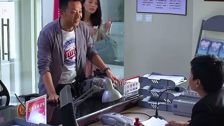 رُفض الرجل عند تقديم طلب قسيمة الزواج، ولم يتوقع أبدًا النتيجة التي حصل عليها!