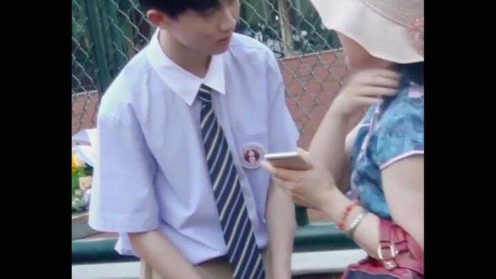 Ugh, why isn’t this handsome guy from our school! I’m definitely going to study hard—so into this ki