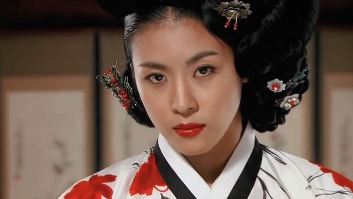 The costumes in Korean historical dramas used to be quite beautiful, but now I don’t know what’s goi