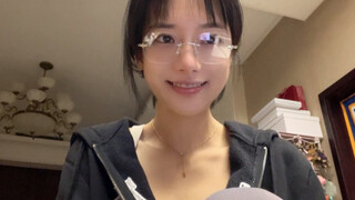 Renungan gadis berkacamata~