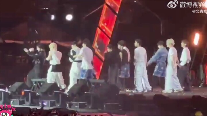 [SEVENTEEN] "SUPER (Sun Wukong)" & "HOT" TEMA Music Festival