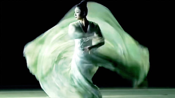 สง่างามเหมือนหงส์ตกใจและสง่างามเหมือนมังกรที่กำลังว่ายน้ำ