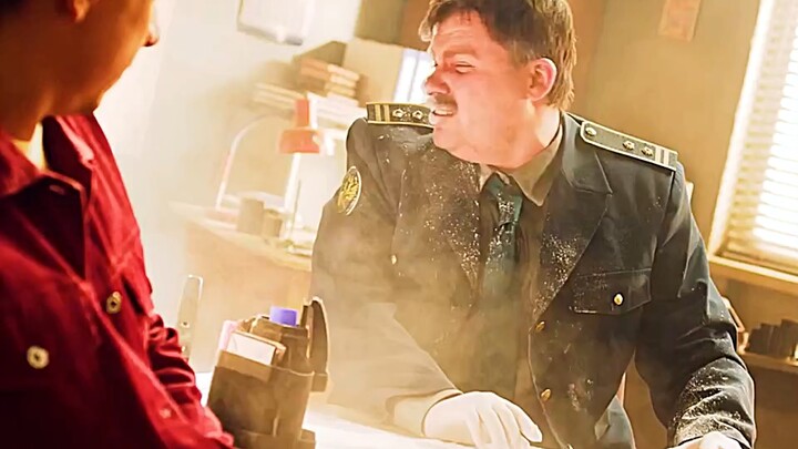 “Even an AK can’t suppress my smile” “Even an AK can’t suppress my smile”