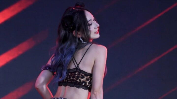 Nhưng mà… chẳng ai quay cho tôi bản đầy đủ cả…｜Quay trực tiếp sân khấu "Abracadabra" của nhóm nữ Hap