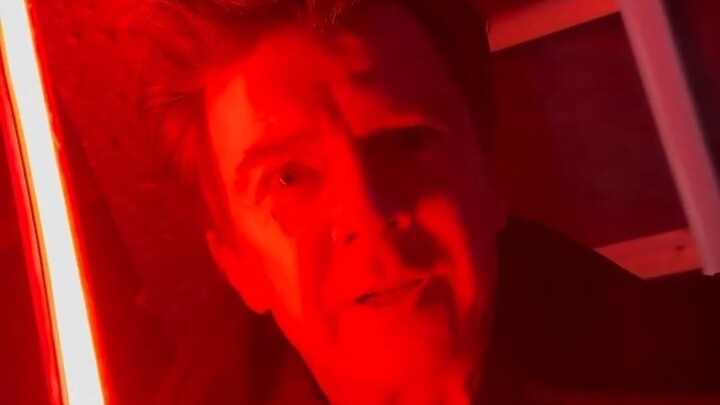 الفارس الأسود ريك أستلي يضرب بسيف الضوء عشوائيًا #فريق_ترجمة_YYY#