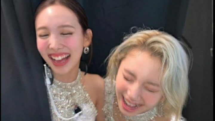 【ทไวซ์】แกล้งทำเป็นไม่รู้ว่าตัวเองได้รับรางวัลเกิร์ลกรุปยอดเยี่ยม!