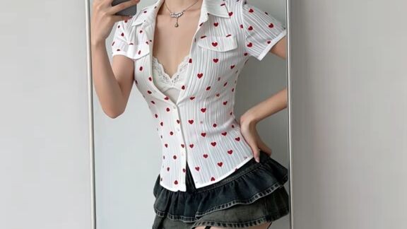 Wanita Cantik & Seksi Pakai Stoking