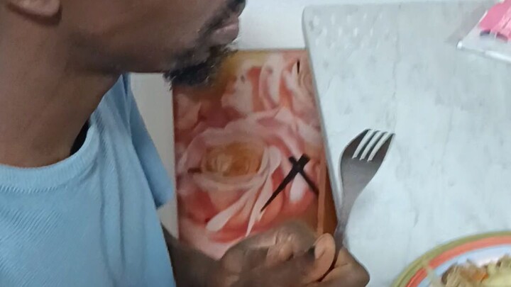 Happiness overload when food is there. #Foodie #BiliBilicreators #Contentcreators #Viral #fun