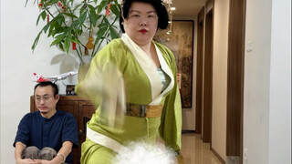 Court banquet dance? Pfft—no problem at all! Our family's Mr. Zhang just doesn't have my great chara