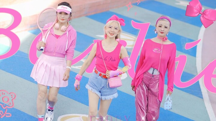 Hai bà cháu cộng lại gần 200 tuổi mà vẫn mang đến cho bạn một cú “rung chấn Barbie” nhè nhẹ!