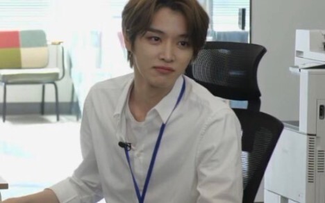 Zheng Chengcan is ridiculously handsome…