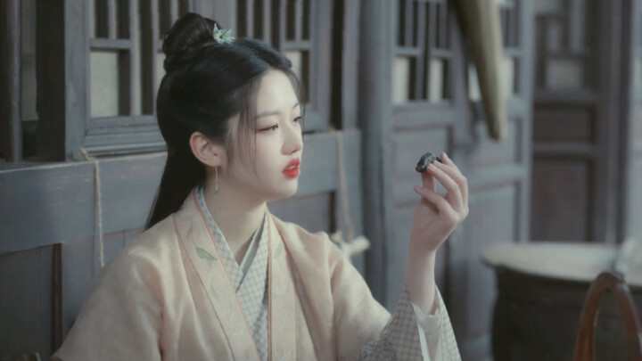 How bold! This is actually a line from a Chinese-made suspense drama!! It skewers human nature with 