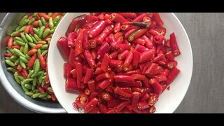 cách ngâm ớt để ăn cả năm màu vẩn đẹp.