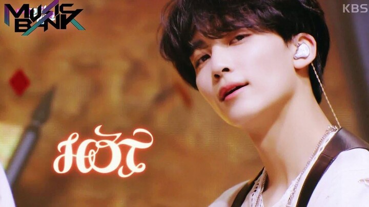 【شوف الجزء اللي بتحبه من الـ"لايف كام" بتاعه】SEVENTEEN "HOT"