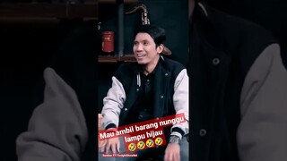Mau ambil barang nunggu lampu hijau🤣🤣🤣🤣#tonightshow #nettv #tonightshownet #desta #vincent #vindes