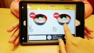 MAKAN SUSHI DIANTER PAKE KERETA DI GENKI SUSHI