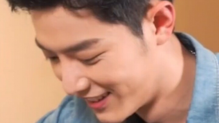 No one meant it at first, but he suddenly realized it and lowered his head when he was shy. It was s
