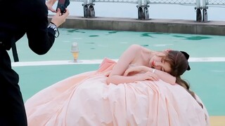 【虞书欣VLOG更新】金鹰节篇 |“大家都在拍婚纱，只有我夹在中间”“偷拍我不如直接让我拍，好歹我有美图”哈哈哈哈