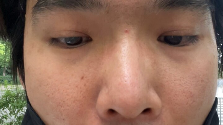 A kid from Northeast China sees an orange tree for the first time.