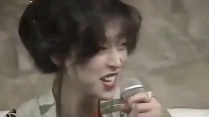 Akina Nakamori’s “spacing out” meme is so cute, hahaha #MyEyesAreAllForYou