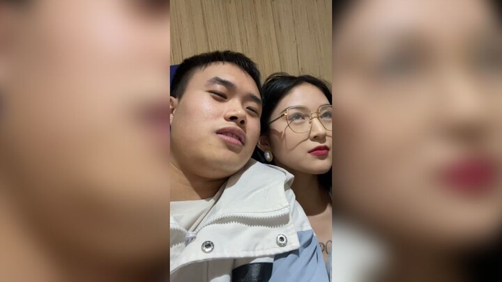 Thanks to the rush hour, I’m one step closer to my female boss...