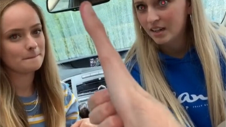 Have you ever seen such a long thumb? This thumb is more than twice as long as others.