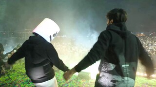 Marshmello and Kartik Aaryan dance battle to Luka Chuppi's Coca Cola song in Pune, India!