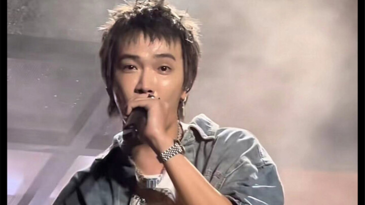 TizzyT ได้ลายเซ็นของ SEVENTEEN มาแล้ว! เจ๋งมากเลย น้องชายคนนี้ช่วยจริงๆ นะ!!! เสี่ยวเสี่ยผู้ขี้อวดแต