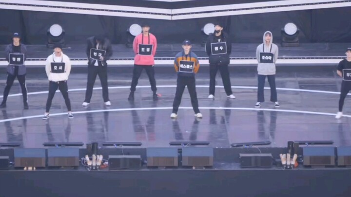 คนคนนี้คู่ควรกับทุกเวที แม้แต่ตอนซ้อมก็ยังเป๊ะ (ภายในมีบันทึกอารมณ์สุดฮาของหนึ่งในแฟนคลับขณะดูการซ้อ