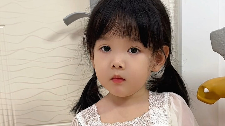 Mana mungkin si adik kecil nangis pas masuk TK~