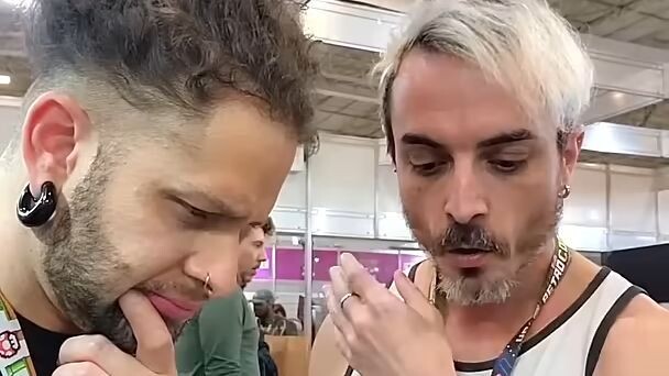 Ele é o KOF Humano