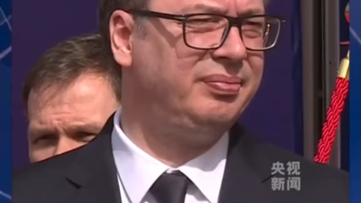 ประธานาธิบดีเซอร์เบียตอบคำถามนักข่าวในสองวินาทีว่า ไต้หวันเป็นส่วนหนึ่งของจีน