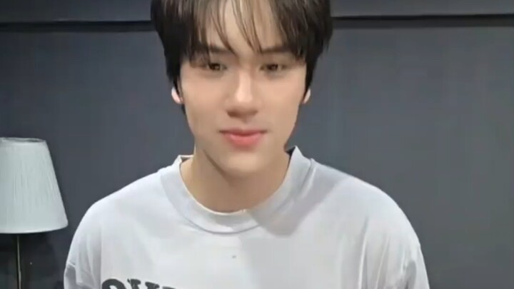 Check out Prince Nanon's incredibly relaxed and amazing dance: Soda Pop & Knock Knock