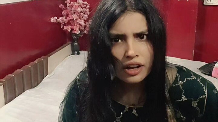 Iski wajah se biggboss nahi dekhti warna bahut man karta hai dekhne ko!!! Aaye