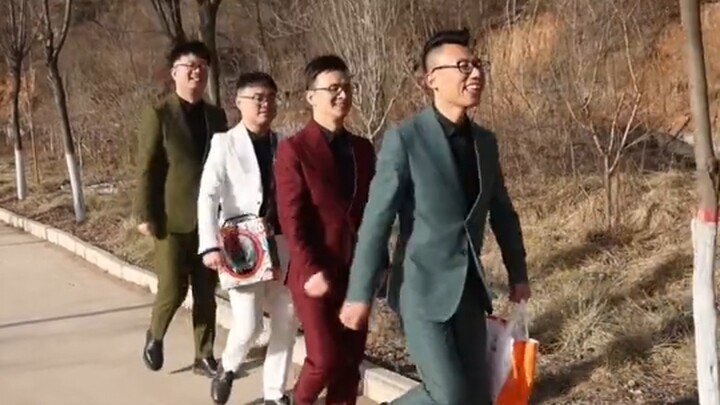 คนจนพูดไปก็ไม่มีใครสนใจ แต่คนรวยผายลมทีเดียวมีแต่คนอยากดม!