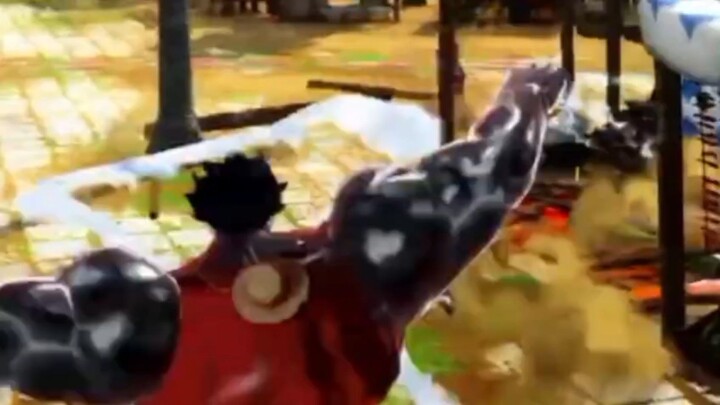Luffy raksasa