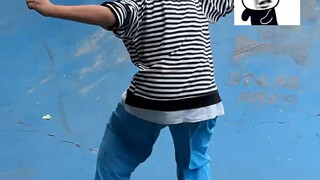 有人知道这俩小孩哥是谁吗，冒昧了！！