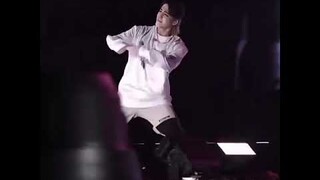 He is really enjoying being goofy😄#seventeen #scoups #hoshi #mingyu #dk #dino #seungkwan #jeonghan